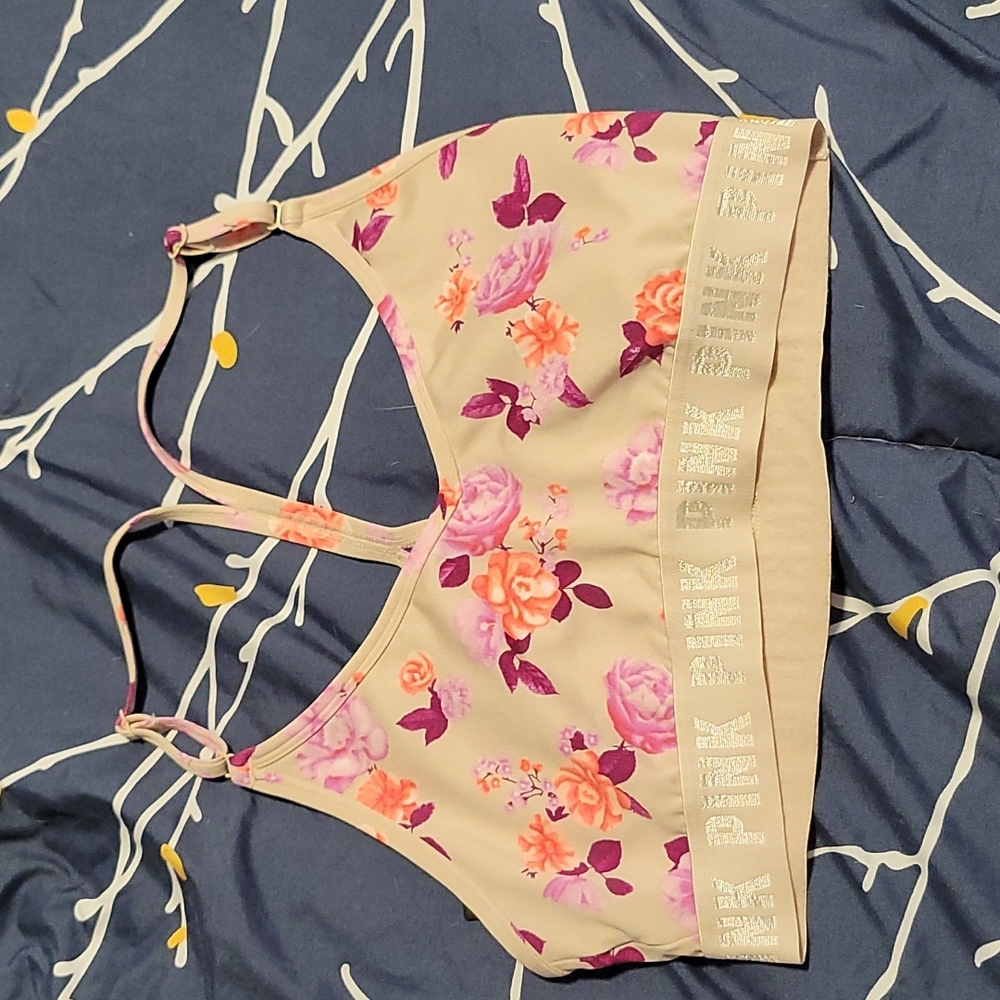 PINK Ulimate Lightly lined bra